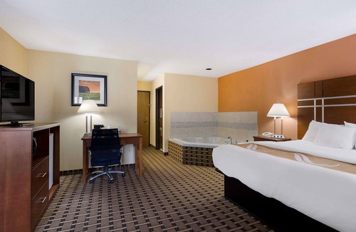 Ashland Hotel | Quality Inn Ashland I-71 and US 250