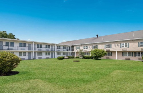 Danville Hotel | Quality Inn & Suites Auburn I-95