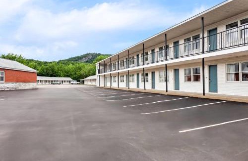 Gorham Hotel | Quality Inn & Suites Gorham White Mountains
