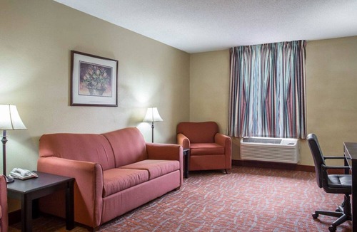 Monroe Hotel | Quality Inn & Suites Monroe