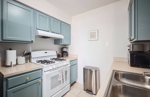 Barrington Oaks House | Quiet 2BR Retreat | Near UT & The Domain
