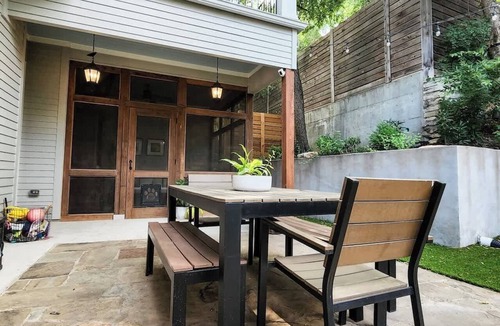 Bouldin Condo | Quiet Central Austin Retreat For 16. Walk to SoCo, Downtown & Barton Springs!