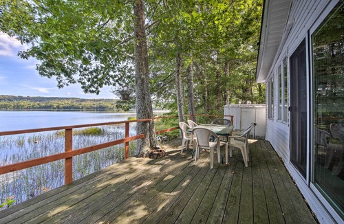 Union Cottage | Quiet & Lovely Lakefront Cottage for Families!