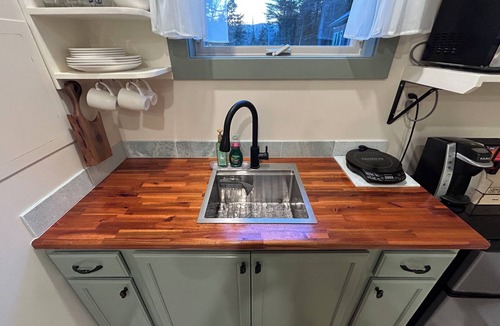 Southwest Harbor Apartment | Quietside Studio w/Fire Pit Near Acadia