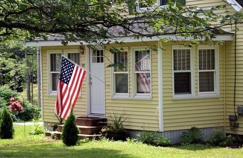 Boothbay Harbor House | Quintessential Cape Vibes in Boothbay