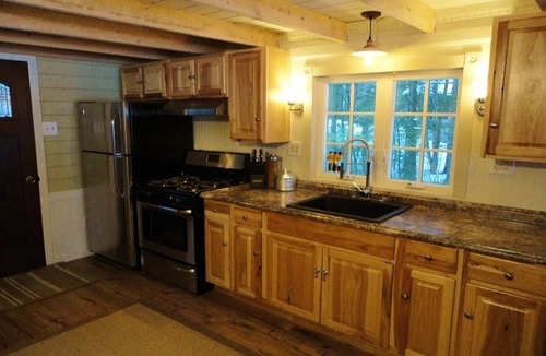 Mount Vernon Cabin | Quintessential Lakefront Cottage with Amazing Views!