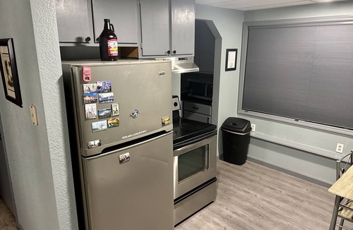 Kodiak Apartment | R & B's Pad