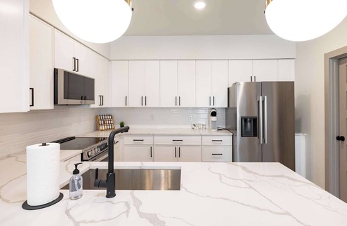 Parker Lane Condo | [R16] 1BD/1BA Condo. Brand New, Furnished & Work-Ready!