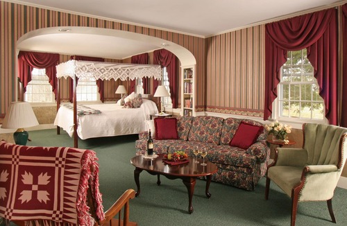 Lower Waterford Hotel | Rabbit Hill Inn