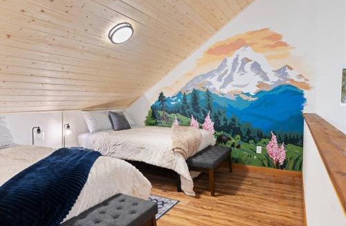 Ashford House | Rainier's Newest Luxury Chalet with Hot Tub-AC-WiFi