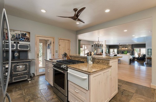 Cortez House | Rancho Sendero Correo -Historic Home on 300 Acres- Hot Tub/Pool Table/Trails
