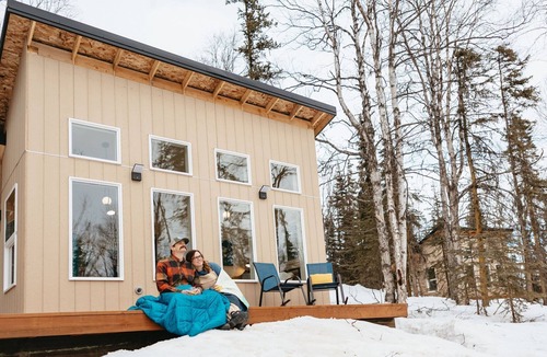Chugiak Ski Chalet | Ranger's Roost Chalet, a luxury, mountain based, dog-friendly retreat for 2.