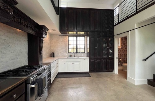 Swede Hill House | Rare - Unique East Austin Home - Walk to Downtown