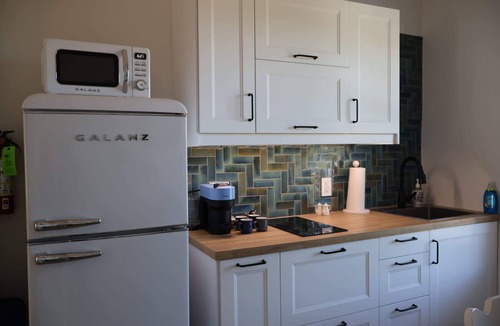 Victoria Villa | Raspberry Point Suite | Coastal Escape with Ocean Views & Kitchenette - Sleeps 4