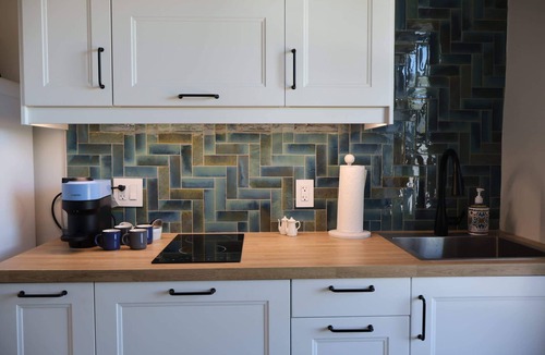 Victoria Villa | Raspberry Point Suite | Coastal Escape with Ocean Views & Kitchenette - Sleeps 4