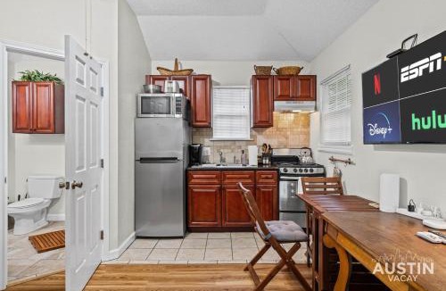 Holly House | Recharge on Riverview 1BR 1BA Tiny Home Steps to Lady Bird by Austin Vacay