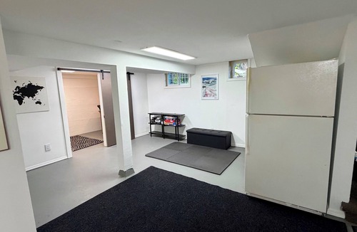Hillwood House | Red Rooster Cottage- Superb 3-bedroom house in Shoreline for a relaxing getaway