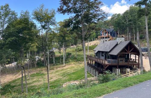 Elk Park House | Red Sky Retreat at Eagles Nest
