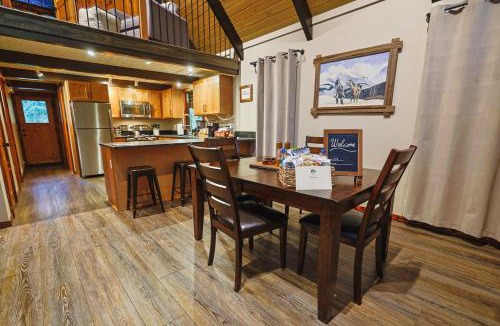Ashford Ski Chalet | Red Tail Rendezvous A-Frame Cabin Hot Tub Near Mt Rainier