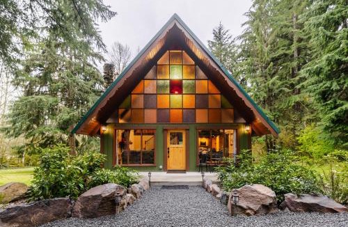 Ashford Ski Chalet | Red Tail Rendezvous A-Frame Cabin Hot Tub Near Mt Rainier