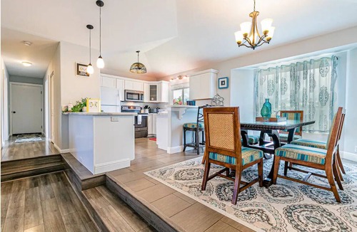 Keaau House | Red Ti Leaf Vacation House is your choice!