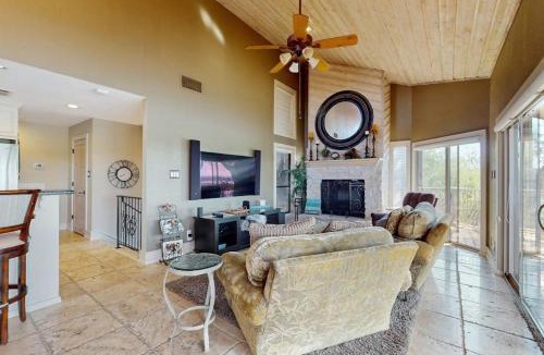 Spicewood House | Refined Panoramic Paradise on Lake Travis with Boat Launch and Tesla Charger