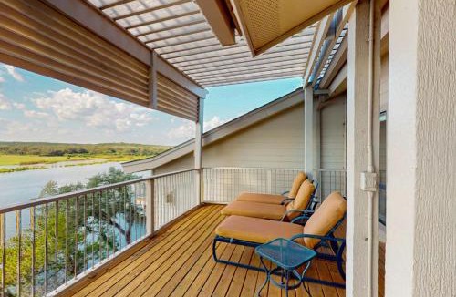 Spicewood House | Refined Panoramic Paradise on Lake Travis with Boat Launch and Tesla Charger