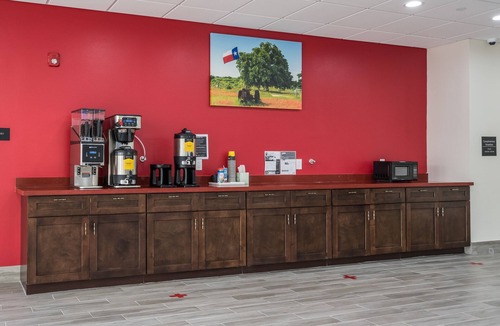 Katy Hotel | Relax in Three Comfortable Units, Comes with FREE Parking and Breakfast!