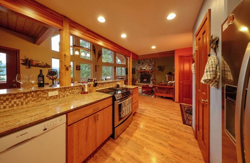 Leavenworth Cabin | Relaxing Mountain Cabin with Stunning Views of Lake Wenatchee