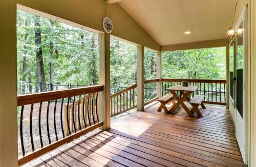 Marion County House | Relaxing Riverfront Getaway w/Fire Pit in Idanha