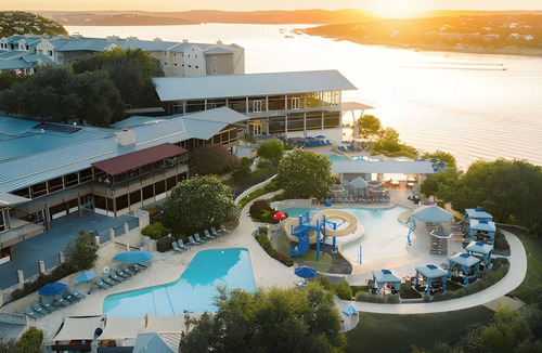 Lakeway Hotel | Relaxing Stay! Balcony, Outdoor Pool, Pet-Friendly!