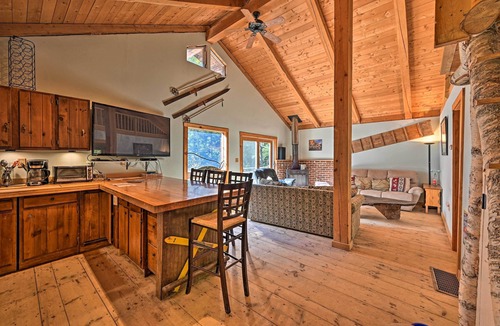 Stowe Area Cabin | Remote Cabin w/Fire Pit: 3 Miles to Stowe Mtn!
