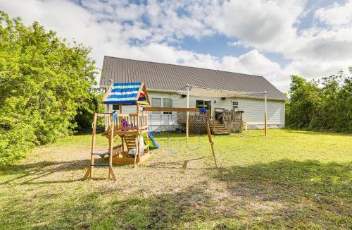 Sunshine House | Remote-Work Friendly: Lehigh Acres Family Home