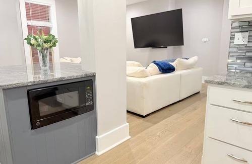 Victorian Village House | Renovated Neil Ave Victorian by OSU & Short North - Family-Friendly, Group-Ready