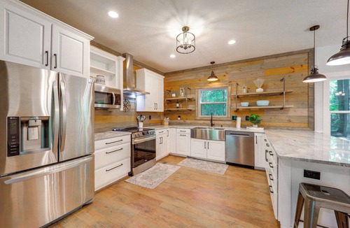 Deep Gap House | Resort Perks & Game Room! Group Escape in Deep Gap