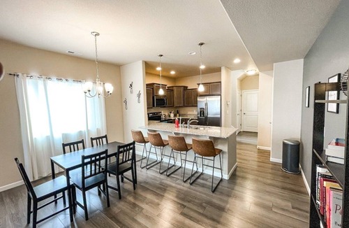 Central Colorado Springs House | Resort-Style Townhome | Pool, Hot Tub & Gym Access