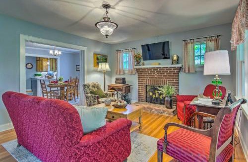 Mars Hill House | Restored Mars Hill Home on 1 Acre: Walk to Town!