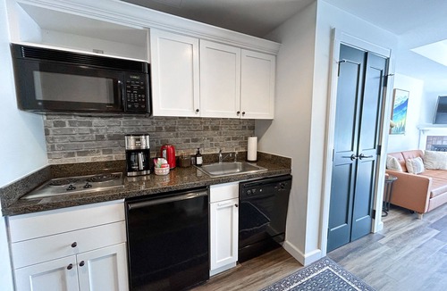 Mount Crested Butte Condo | Retreat in the Heart of Mt Crested Butte! Skin-In/Out - Studio/Pool/Hot tub