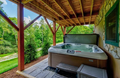 Blowing Rock House | Rhododendron Rendezvous