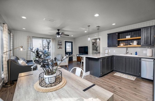 Kyle House | River Access | Fire Pit, BBQ | Pets Are Welcome!
