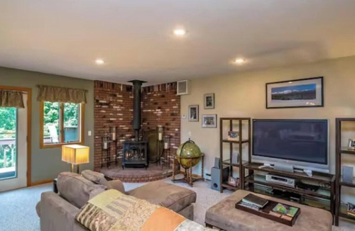 Bartlett House | River Access, Gas stove, Min to N. Conway, Attitash