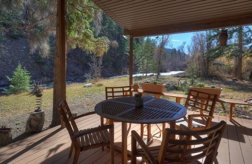 Durango Cabin | River Front Cabin on 1 acre - 14 Minutes to Downtown Durango