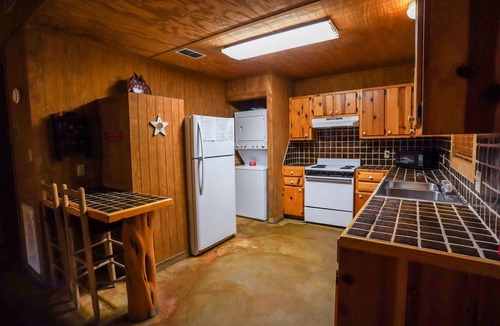 Sabinal Cabin | River Front cabin with access to shared pool!