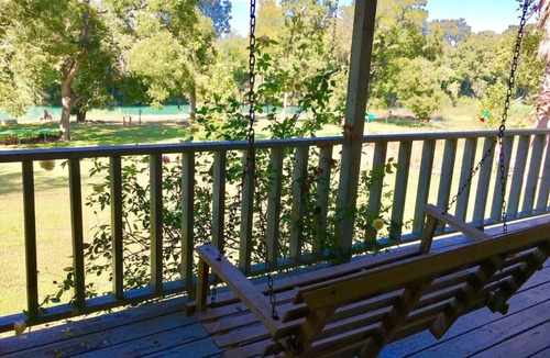 Martindale House | River House | Sleeps 8 | WiFi | San Marcos River