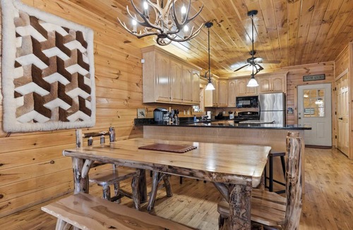 Epworth House | River Lodge Kayaks Mins to Blue Ridge River