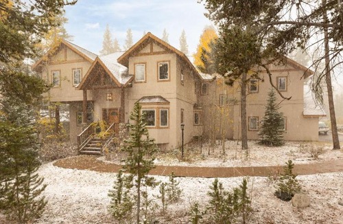 Peak 8 House | River Rock by AvantStay