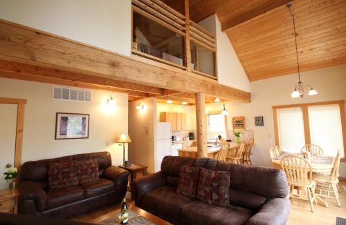 Winthrop Hotel | River's Edge Resort