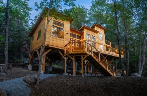 Ellsworth Cabin | River Views | Private Hot Tub | Ash Treehouse