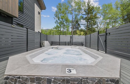 Willow Grove Apartment | River West 814, Spacious Silverthorne Condo, River Views