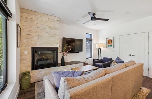 Willow Grove Apartment | River West 814, Spacious Silverthorne Condo, River Views